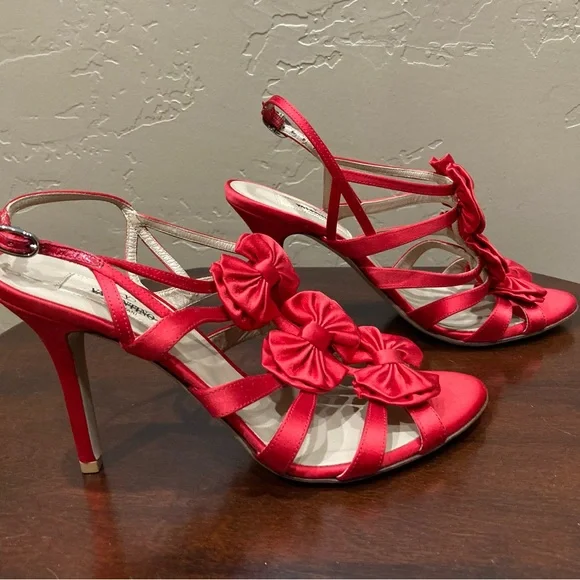Valentino Garavani Red Satin Strappy Bow Heels, MISMATE, Right 7.5, Left  6.5 - Picture 2 of 13